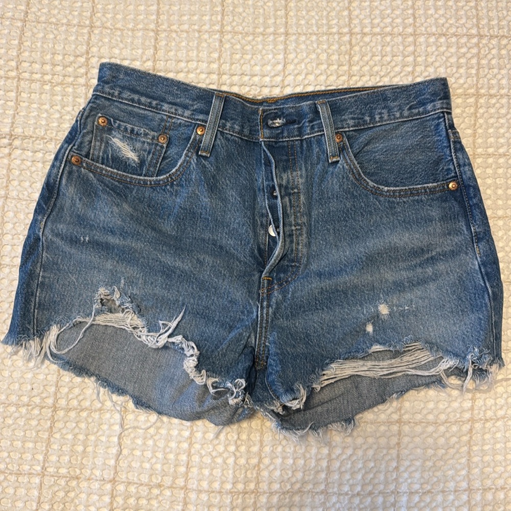 Levi’s 501 cut off shorts